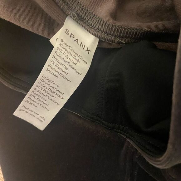 Spanx Velvet Leggings in Silver Chrome / Gray High Waisted Large - Picture 4 of 5